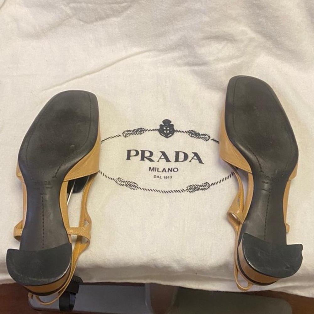 Prada cream sandals - Picture 5 of 7